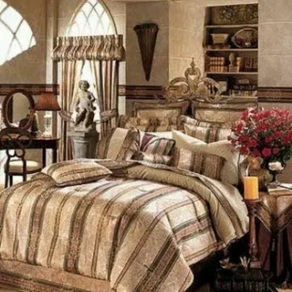 Croscill Pillow Shams Queen Size - Picture 3 of 9